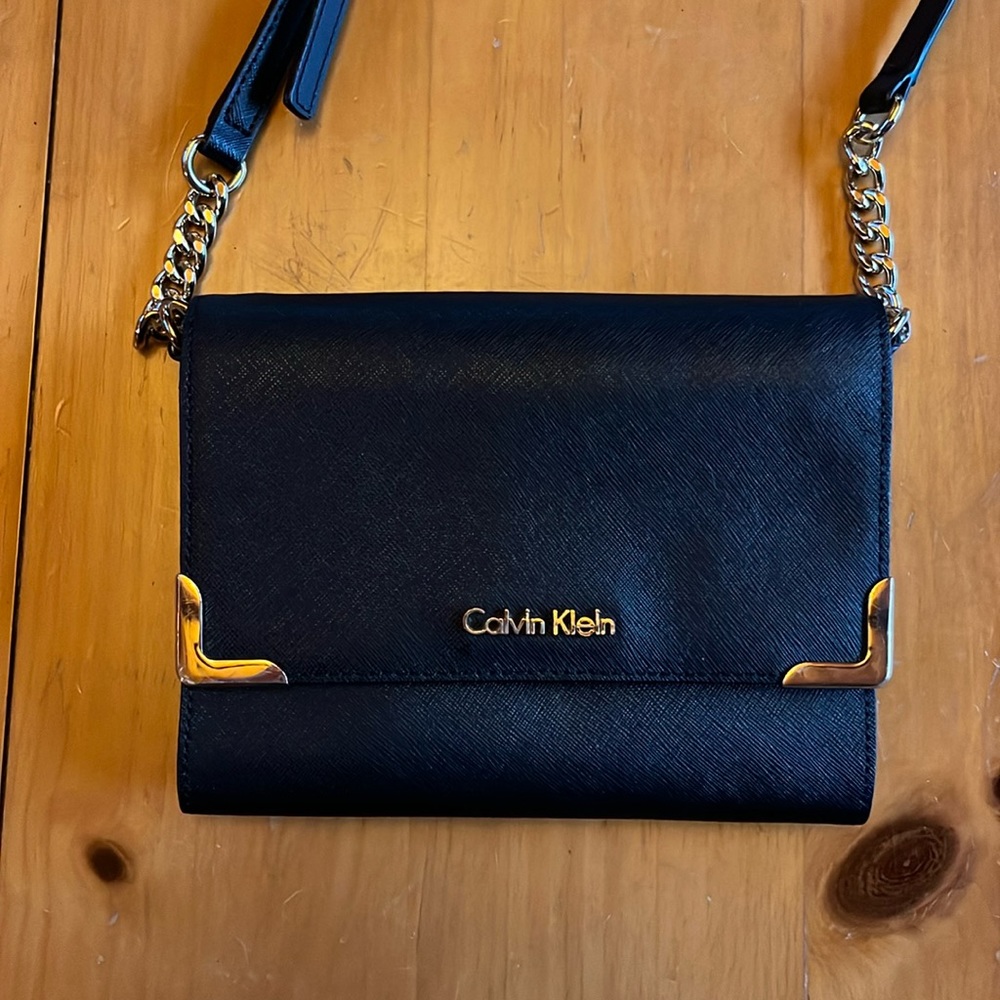 EUC Calvin Klein crossbody bag black